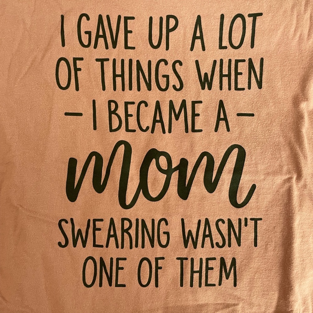 Mom tee